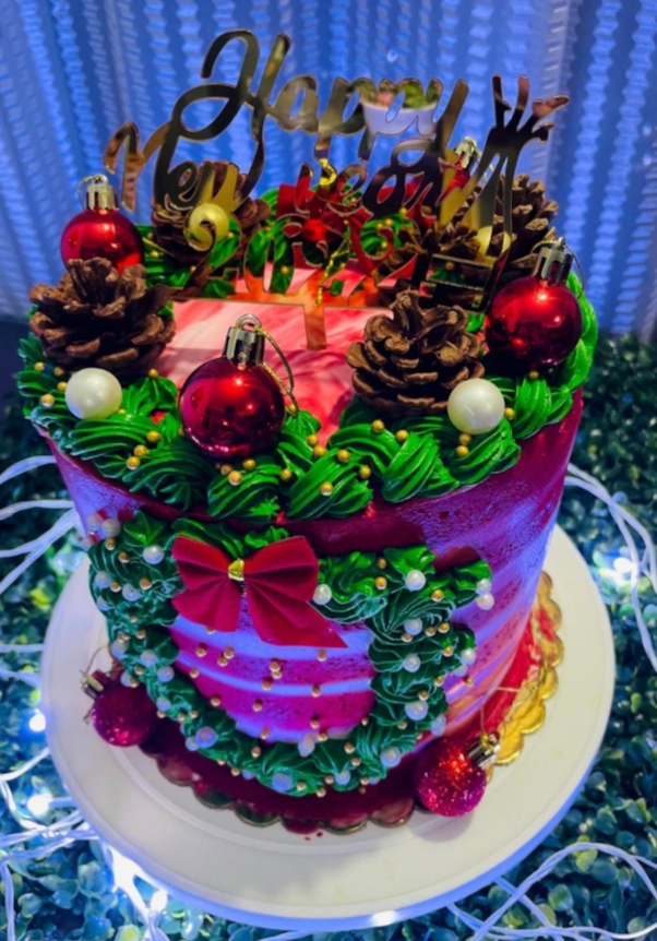 Christmas Wreath & New Year Celebration Cake