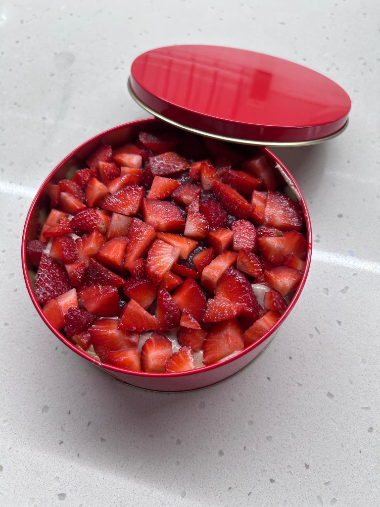 Strawberry Chocolate Torte Tin